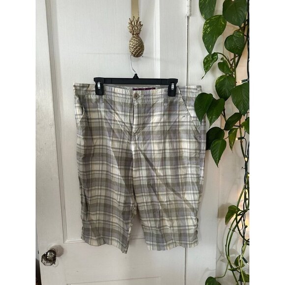 Gloria Vanderbilt women’s size 16P Shorts - Picture 1 of 9